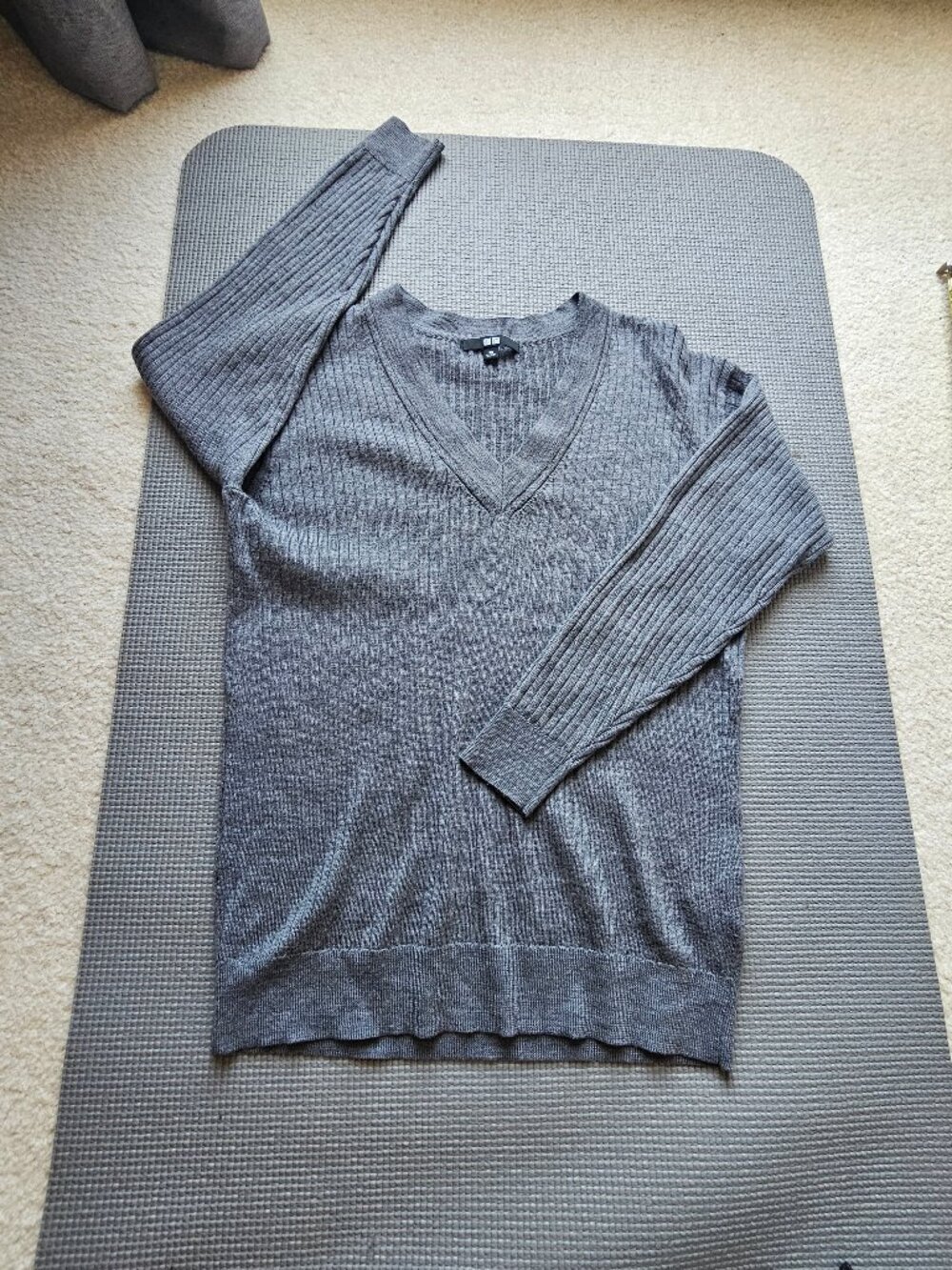 EUC Uniqlo Long Sleeve Wool Blend Top Gray Size XS